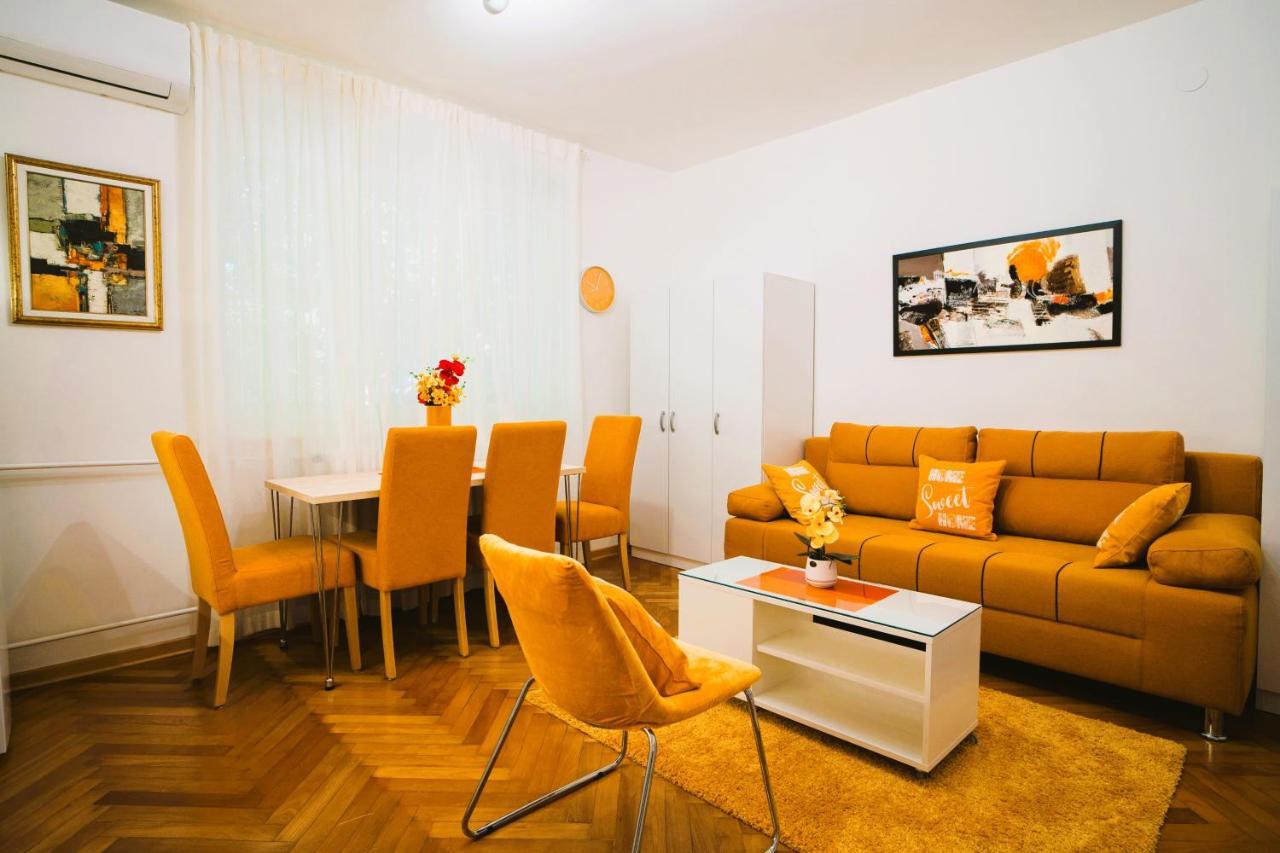 Golden Place Belgrade Extérieur photo