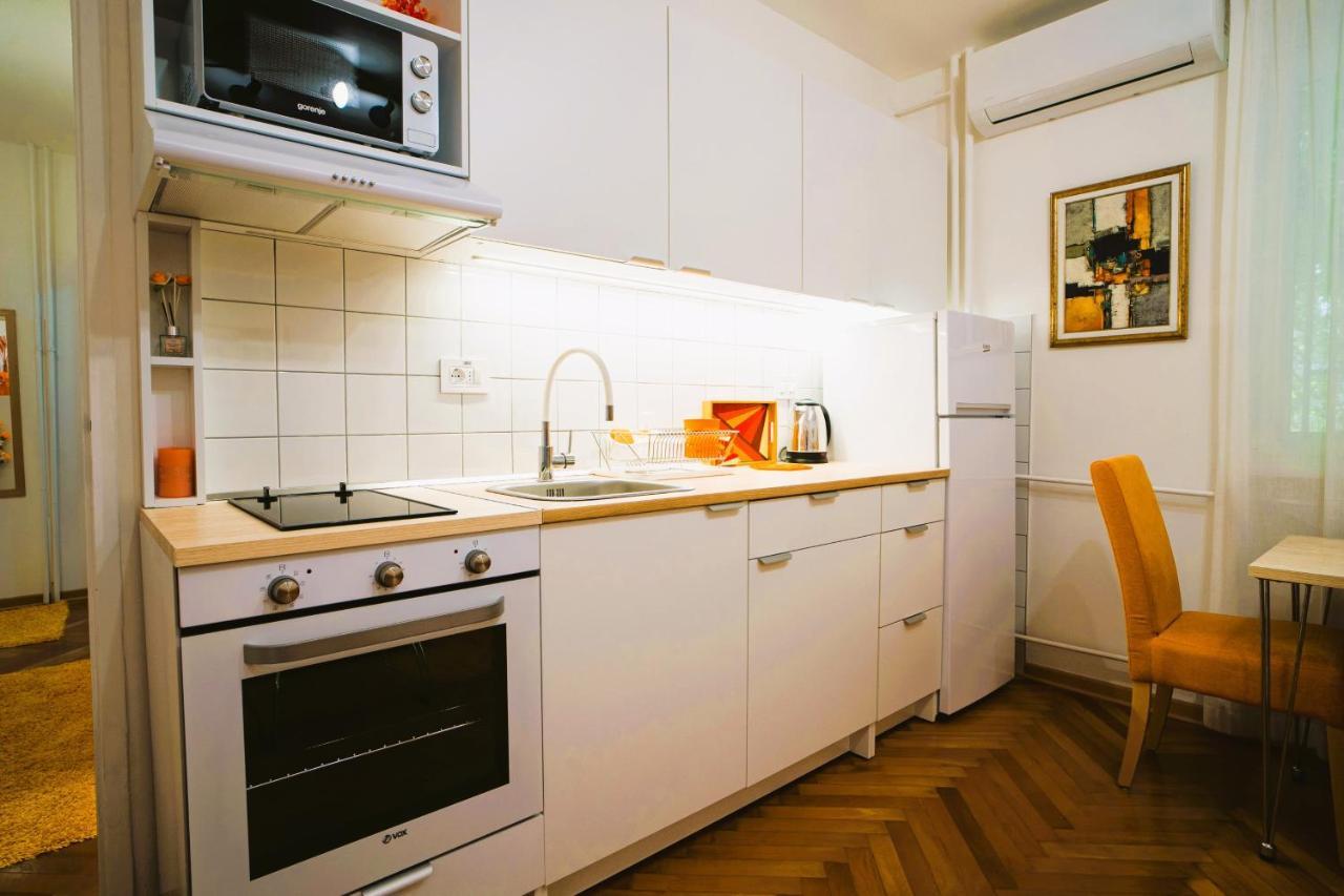 Golden Place Belgrade Extérieur photo