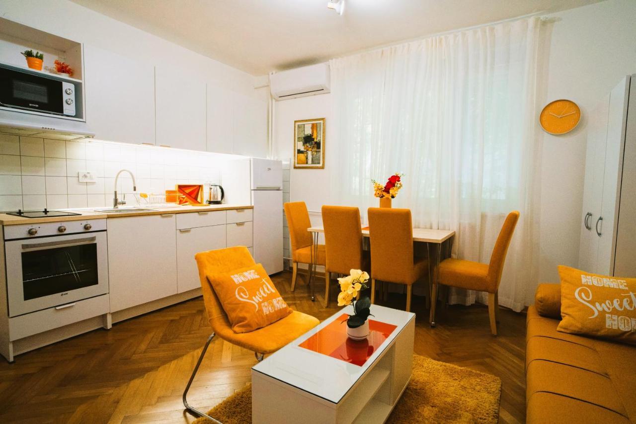 Golden Place Belgrade Extérieur photo