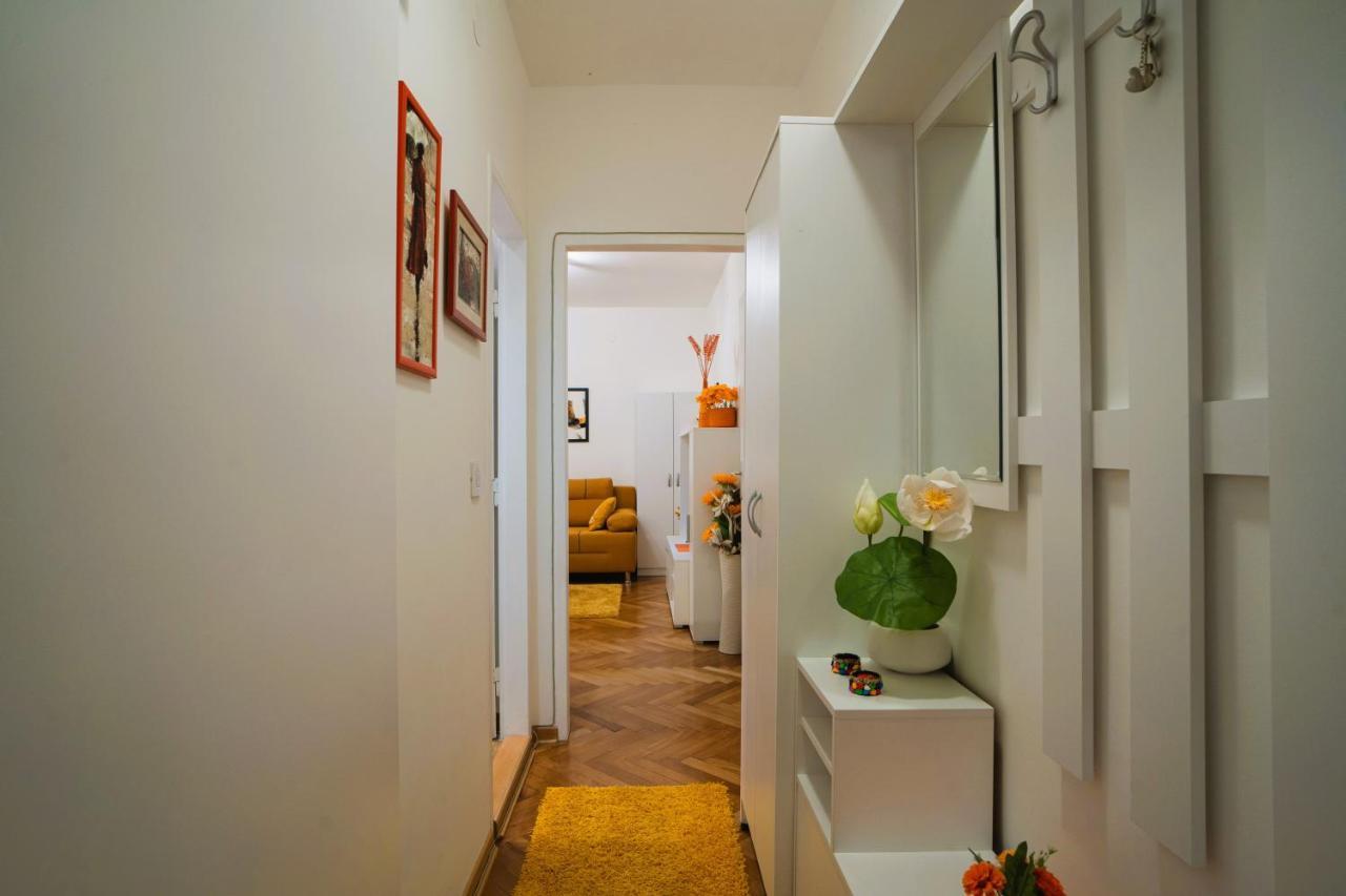Golden Place Belgrade Extérieur photo